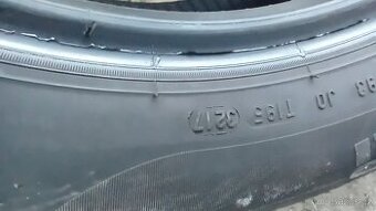 Prodám letní pneu 215/55r17