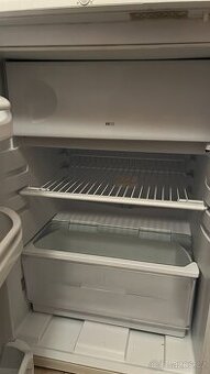 Lednice Indesit s mrazackem plne funkcni