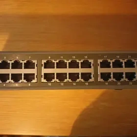 24 portový switch D-Link DES-1024D