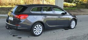 Prodám Opel Astra J SportsTourer, 1,7D, 81kW, 2013,149 468km