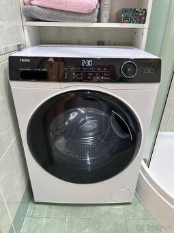 Pračka Haier na 8 kg úzká V ZÁRUCE
