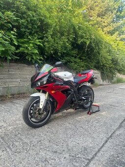Yamaha R1