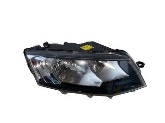 Pravý halogen světlo 5E1941016 Škoda Octavia 3 r.v. 2014