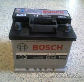 Skoro nový akumulátor Bosch S3 002 - 1
