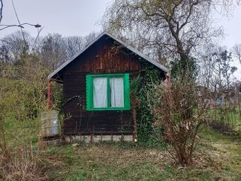 Zahrada s chatkou