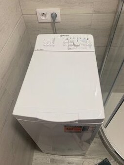 Pračka Indesit model BTW L50300 vrchem plněná