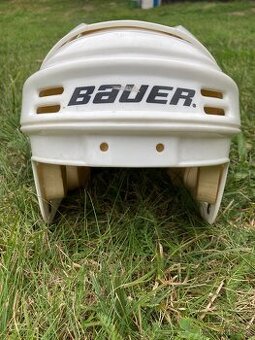 Hokejová přilba Bauer, použitá, 51-55cm, cena 200 Kč