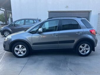 SUZUKI SX4 1.6i 88KW 4x4 1.MAJITEL 103000KM LETNÍ+ZIMNÍ ALU