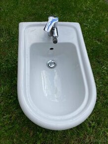 Bidet s baterií