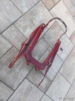 Jawa CZ 175 kyvacka - podsedlovy plech s madlem