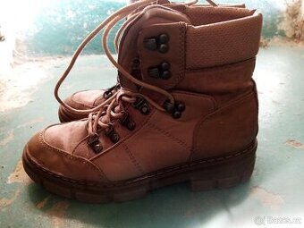 Dámské zimní boty vel 40