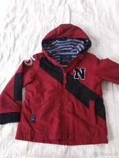 Červená podzimní bunda