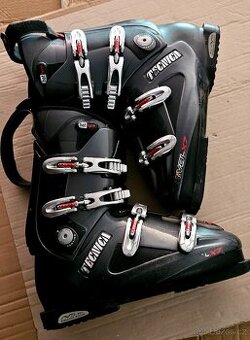 Lyžařské boty lyžáky velikost 30- 30,5 velmi pohodlné