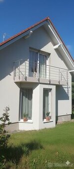 Pronájem prostorného bytu 2+kk (92 m) v RD Libčice nad Vlt.