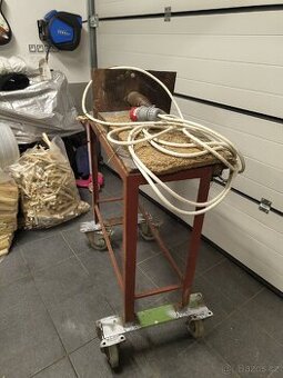 Kuželová štipacka na dřevo