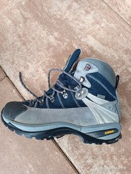 Dámské trekové boty