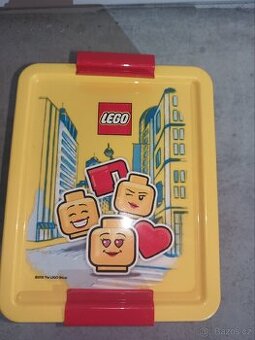 Krabička na svačinu , nová.