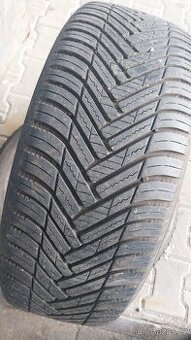 Prodám 2 x celoroční pneu Hankook 205/55/16