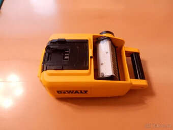 Prodám aku světlo Dewalt dcl060 - 1