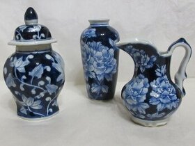 Sada modrého porcelánu