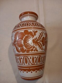 Keramická váza.