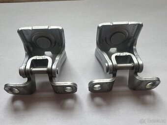 Závěs, panty 2ks 5-dveří Škoda