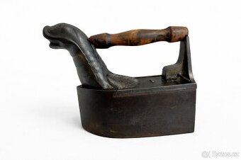 Obrovská komínová velmi stará sbírková žehlička  9,65kg