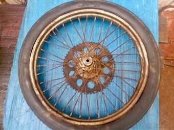 Zadní kolo Pařez 550