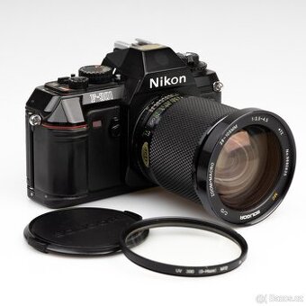Nikon F-301 (po servisu), + objektiv