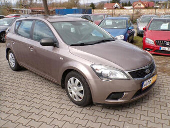 Kia Cee´d 1,4 i16V KLIMATIZACE