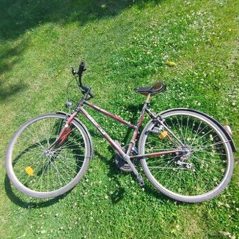 Trekové dámské kolo