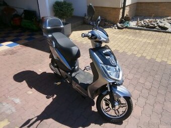 EL. skútr RACCEWAY  20 Ah