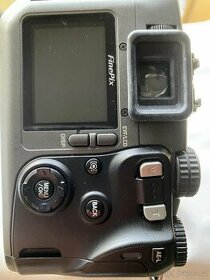 Digitální fotoaparát FujiFilm FinePix Series S602Zoom - 1