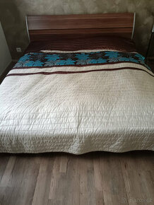Manželská postel 180x200 včetně matrace a roštu