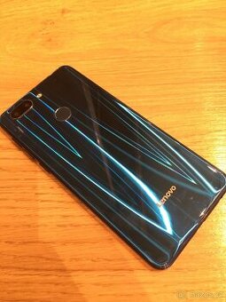 Lenovo mobilní telefon