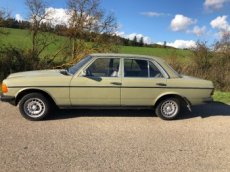 Mercedes 200D - 1