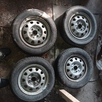 4x pneumatiky s disky