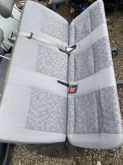 Zadní trojsedak VW T5