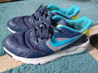 Nike LD victory gs vel. 40