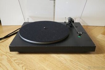 Gramofon Pro-Ject
