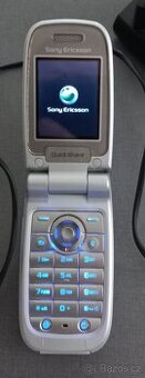 Prodám Sony-Ericsson nejspíš je to Z520i funkčni s nabíj.
