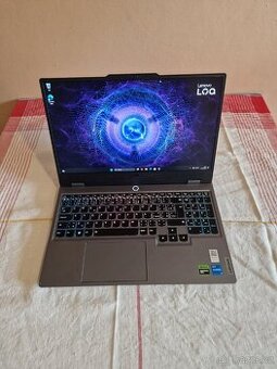 Herní notebook