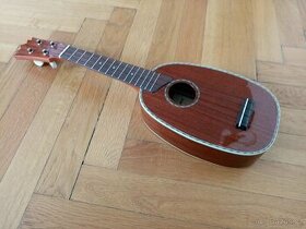 Sopranove "pinapple" ukulele masivni mahagon