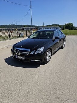 MERCEDES-BENZ V212 350CDI