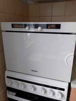Miele parní trouba