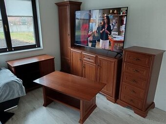 Komody + konferenční stolek + vysoká skříň
