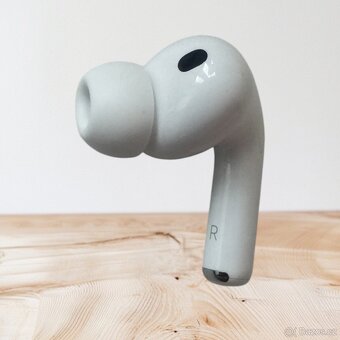 AirPods PRO 2 náhradní sluchátko pravé (USB-C - A3047)
