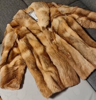 Dámský kožich z pravé kožešiny