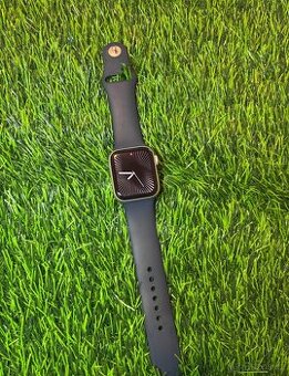 Apple watch SE 2024 40mm - 90% baterie, záruka