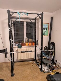 Posilovací klec DIY